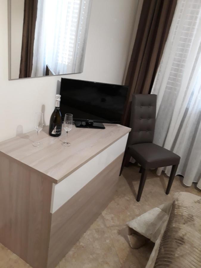 A Casa Di Simona Bed & Breakfast มอนเรอาเล ภายนอก รูปภาพ