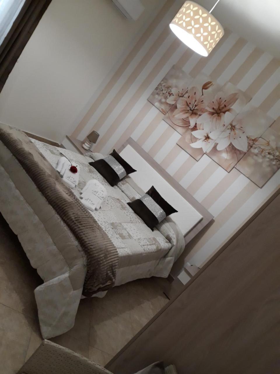 A Casa Di Simona Bed & Breakfast มอนเรอาเล ภายนอก รูปภาพ