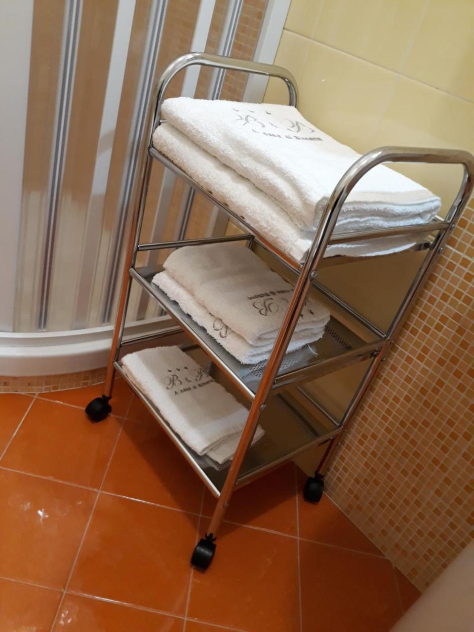 A Casa Di Simona Bed & Breakfast มอนเรอาเล ภายนอก รูปภาพ