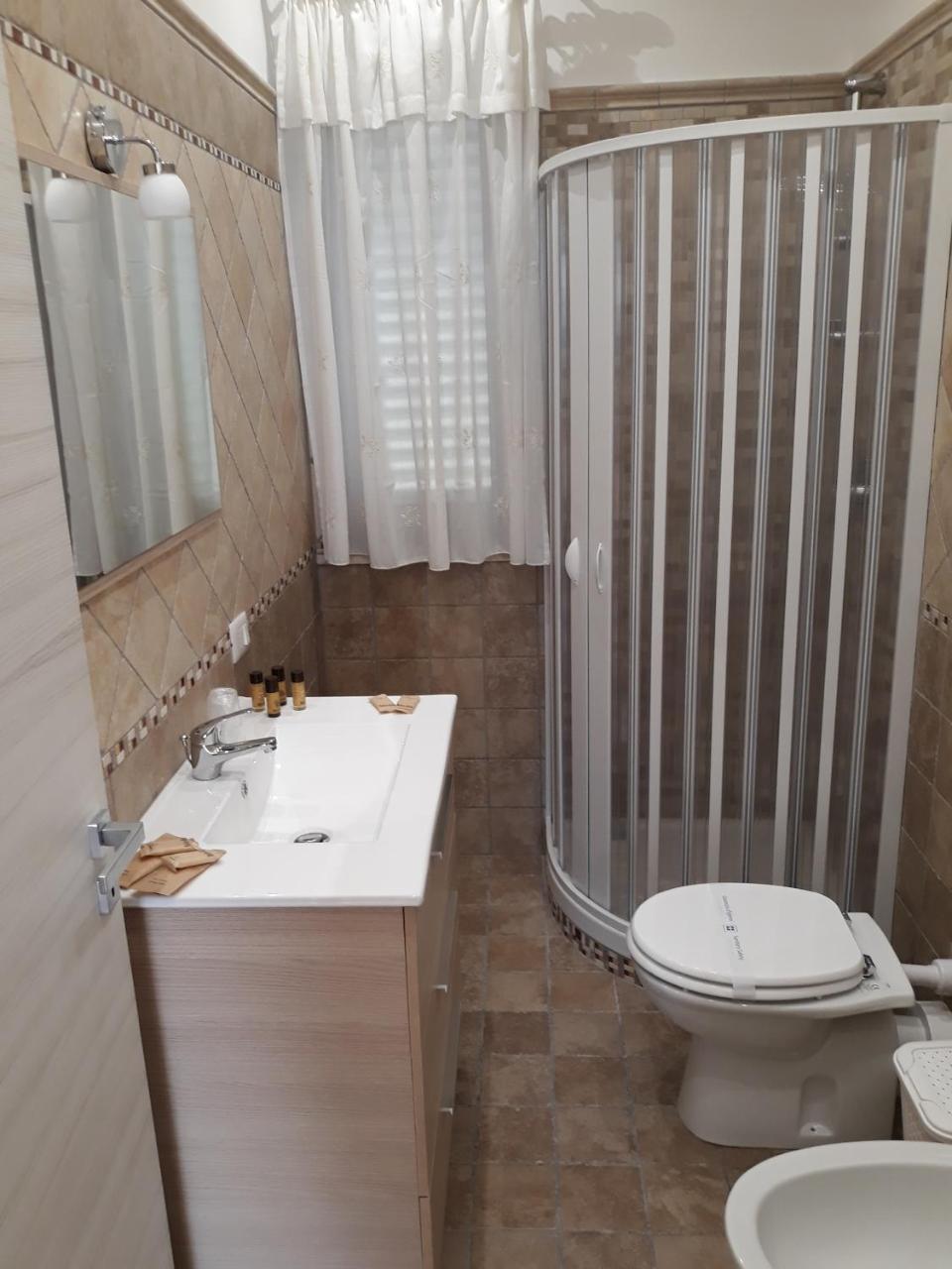 A Casa Di Simona Bed & Breakfast มอนเรอาเล ภายนอก รูปภาพ