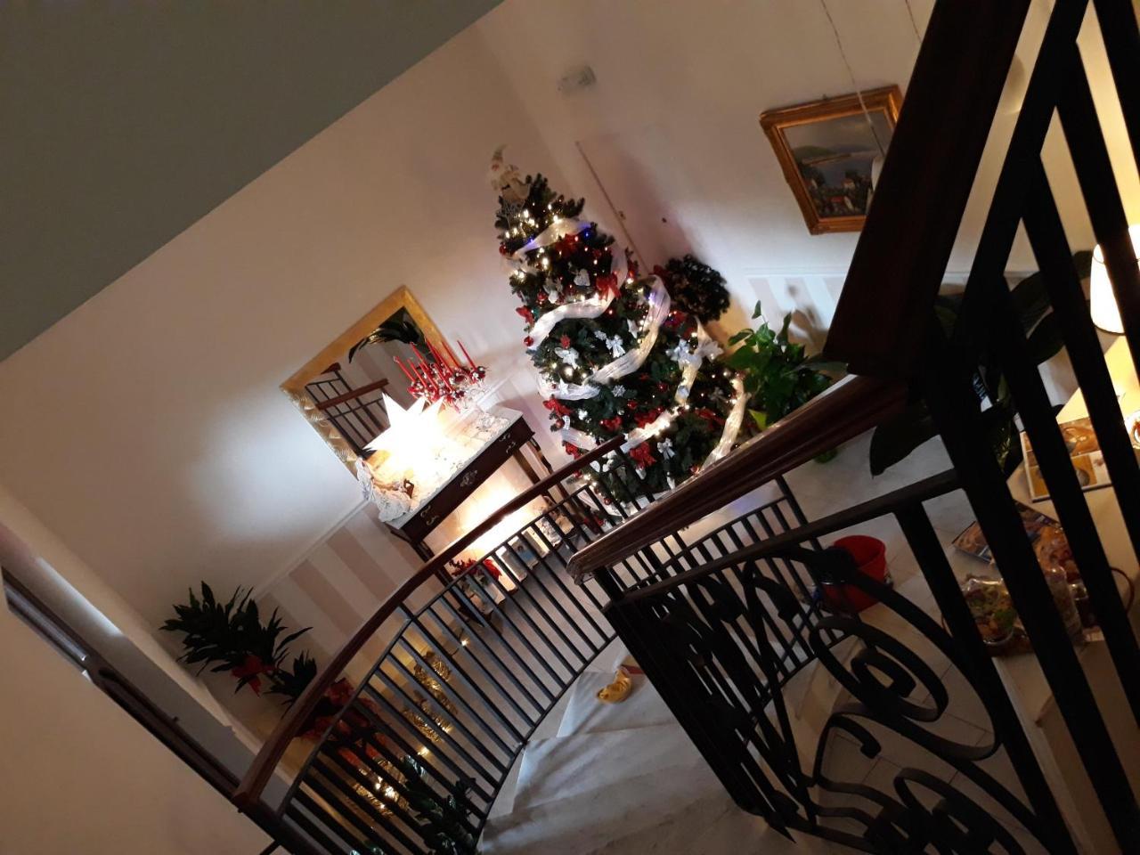 A Casa Di Simona Bed & Breakfast มอนเรอาเล ภายนอก รูปภาพ