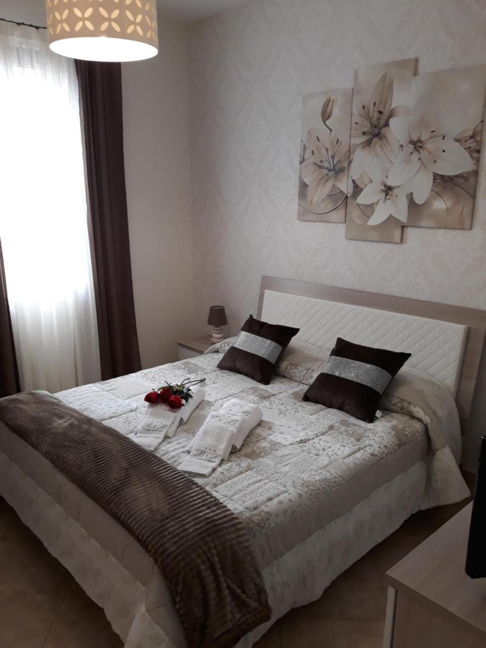 A Casa Di Simona Bed & Breakfast มอนเรอาเล ภายนอก รูปภาพ