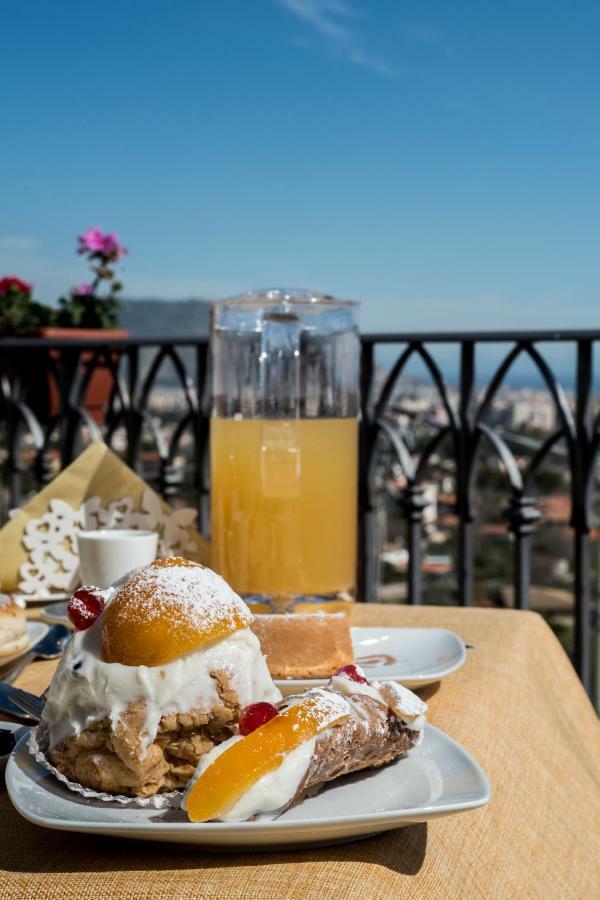A Casa Di Simona Bed & Breakfast มอนเรอาเล ภายนอก รูปภาพ